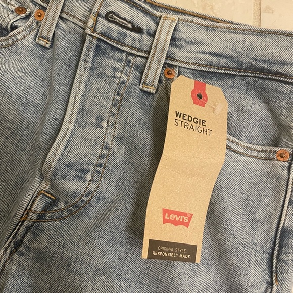Levi’s Straight Leg Jeans - Picture 4 of 6